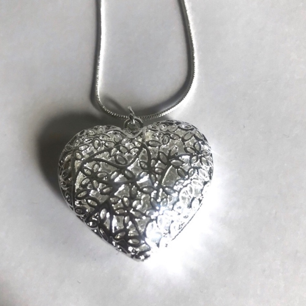 Sterling Silver Heart Filigree Pendant Necklace
